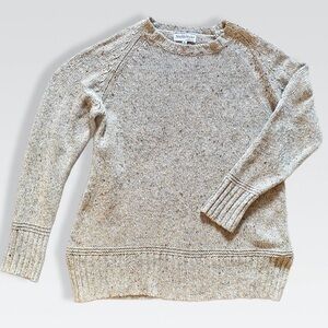 NorthStyle Cozy Neutral Sweater with a splash of fun. Size: M